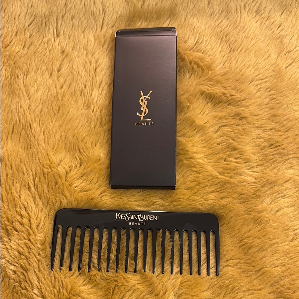 Yves Saint Laurent YSL Elegant Weighted Black Comb